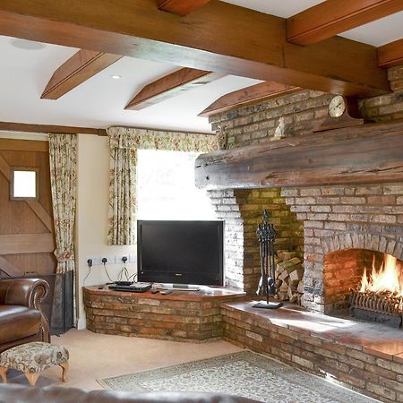 Walled Garden Lodge Ryehill Esterno foto